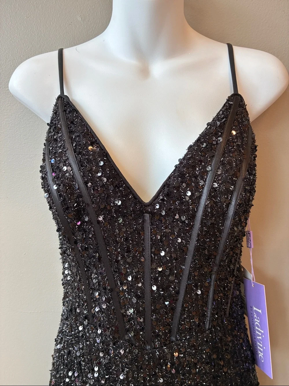 Ladivine by Cinderella Divine Black Sequin Ruffled Mermaid Dress, sz 6. NWT - Picture 3 of 10